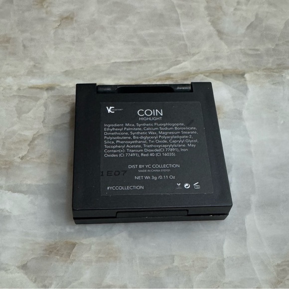 YC Collection Pressed Powder Highlighter - Picture 2 of 2